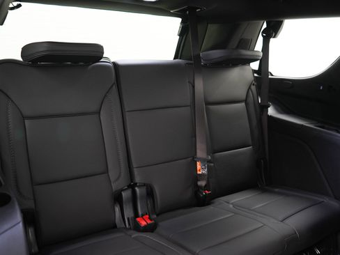 Used 2026 GMC Yukon Denali w/ Sun & Power Step Package AWD/4WD image 13