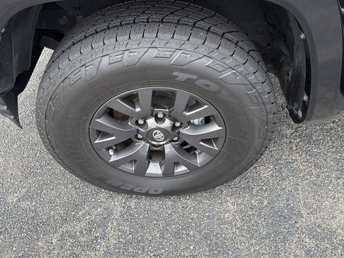 Used 2022 Toyota Tacoma SR5 RWD image 34