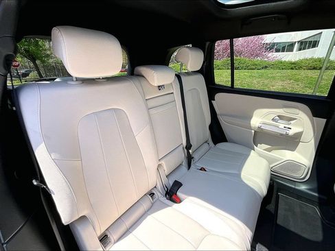 Used 2026 Mercedes-Benz GLB 250 4MATIC image 29