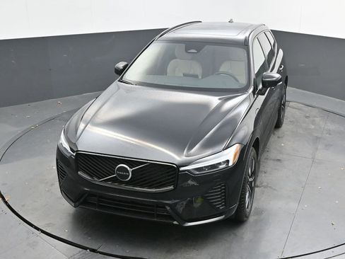 New 2026 Volvo XC60 T8 Core w/ Climate Package image 32