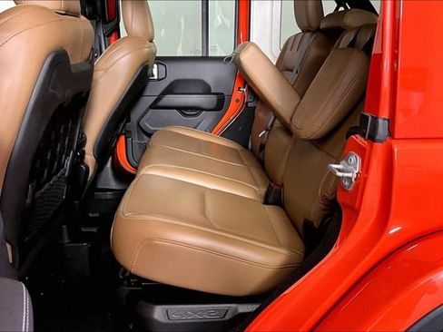 Used 2023 Jeep Wrangler Unlimited Rubicon 4xe w/ Safety Group AWD/4WD image 3