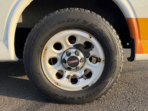 Used 2014 GMC Savana 1500 AWD image 27