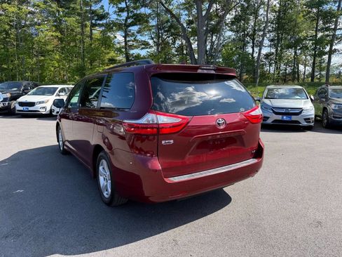 Used 2019 Toyota Sienna LE image 5