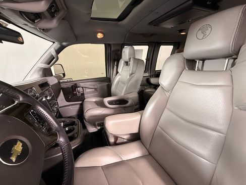 Used 2021 Chevrolet Express 2500 LS w/ Enhanced Convenience Package RWD image 26
