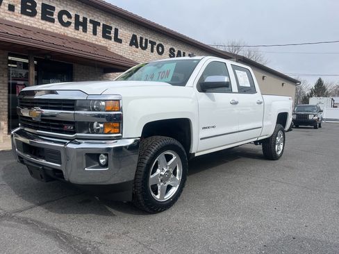 Used 2015 Chevrolet Silverado 2500 LT w/ LT Convenience Package image 2