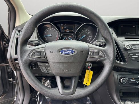 Used 2017 Ford Focus SE FWD image 18