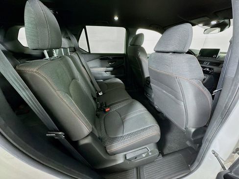 Used 2023 Honda Pilot Sport image 27
