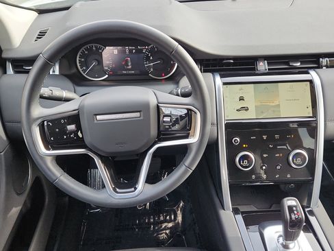 Used 2023 Land Rover Discovery Sport SE image 13