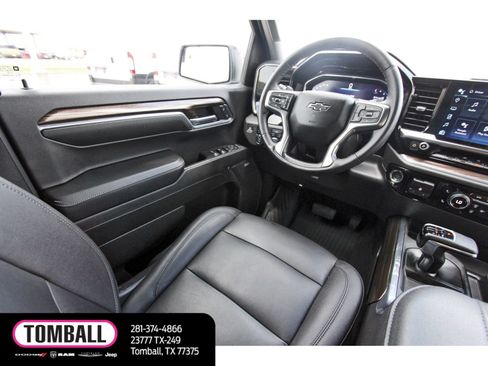 Used 2024 Chevrolet Silverado 1500 LT Trail Boss w/ Convenience Package II AWD/4WD image 9