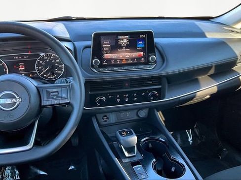 Used 2024 Nissan Rogue S image 9