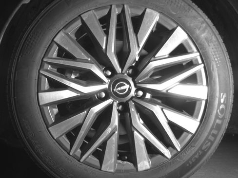 Used 2025 Nissan Altima 2.5 SV FWD image 12