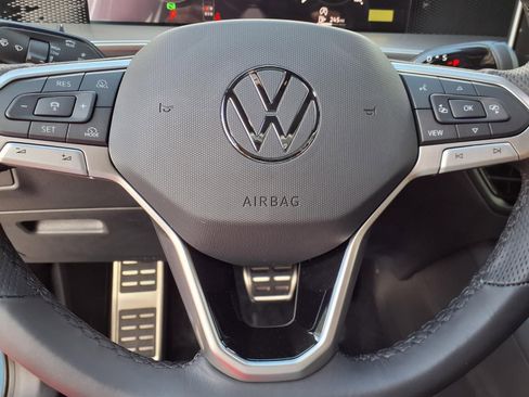 New 2026 Volkswagen Tiguan SE R-Line FWD image 12