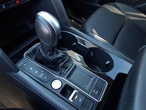 Certified 2023 Volkswagen Atlas SE w/ Black Wheel Package image 32