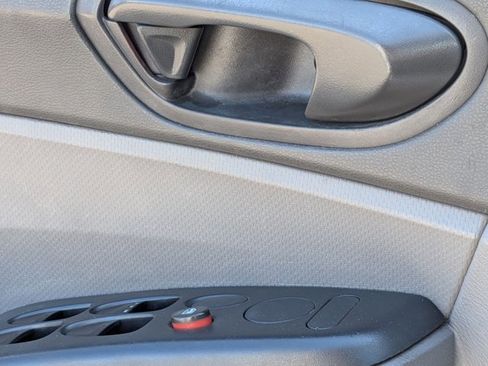 Used 2011 Honda Civic DX-VP image 9