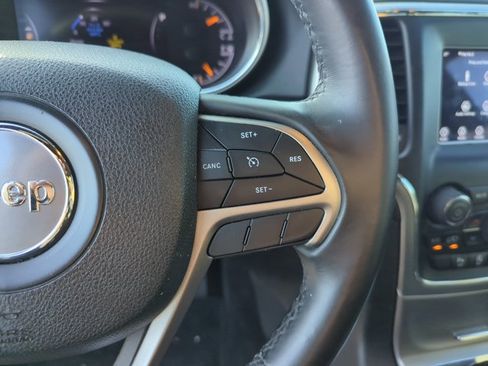 Used 2018 Jeep Grand Cherokee Laredo image 15