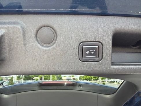 Used 2022 Chevrolet Equinox RS w/ RS Leather Package FWD image 40