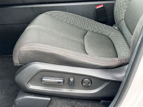 Certified 2025 Honda Pilot Sport image 21