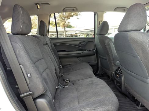 Used 2018 Honda Pilot EX image 21