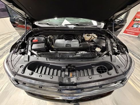 Used 2022 Chevrolet Suburban RST w/ Sport Performance Package image 65