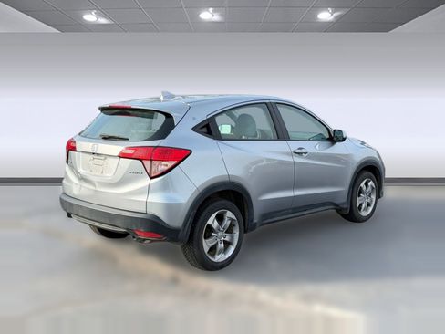 Used 2018 Honda HR-V LX image 7
