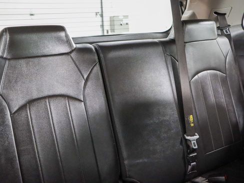 Used 2017 GMC Acadia Limited SLT image 32