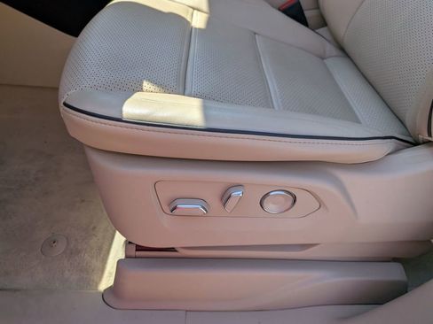 Certified 2024 Cadillac Escalade ESV Premium Luxury image 12