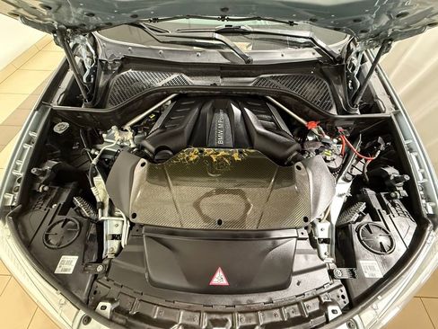 Used 2018 BMW X6 M Base image 10