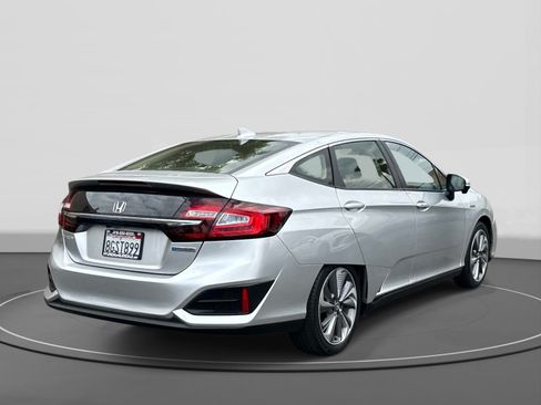 Used 2018 Honda Clarity Plug-In Hybrid image 4
