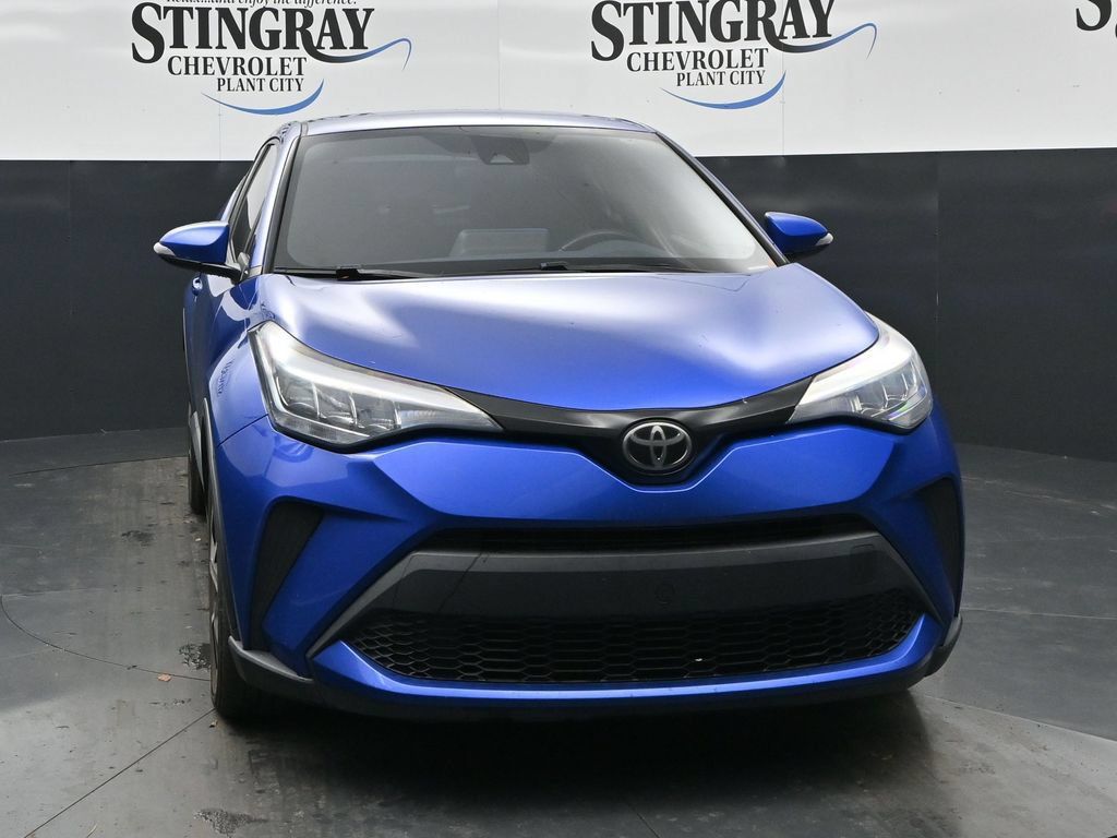Used 2021 Toyota C-HR XLE FWD image 2