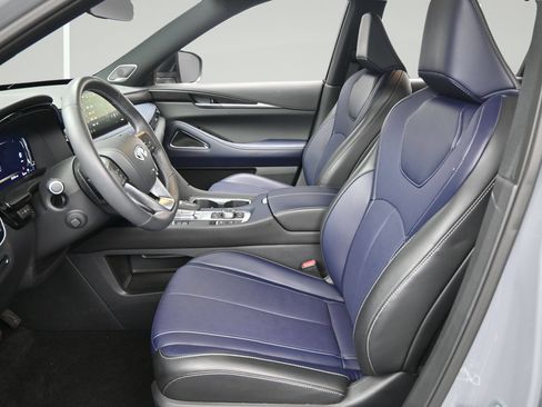 Used 2026 INFINITI QX60 Sport w/ Dark Cargo Package AWD/4WD image 9