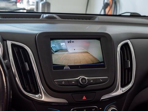 Used 2020 Chevrolet Equinox LT w/ Driver Convenience Package FWD image 14