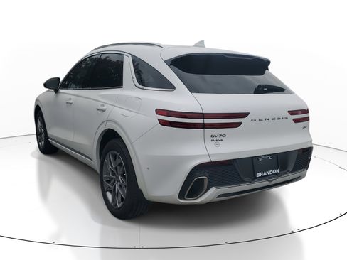 Used 2023 Genesis GV70 2.5T w/ Advanced Package image 5