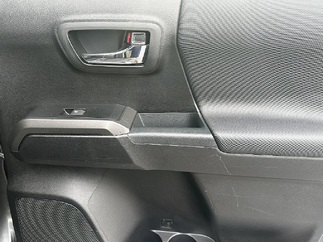 Used 2019 Toyota Tacoma TRD Sport RWD image 13
