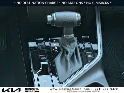 Used 2025 Kia Niro LX image 7