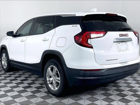 Certified 2023 GMC Terrain SLE FWD image 2
