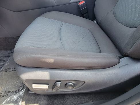 Used 2024 Toyota RAV4 XLE FWD image 16