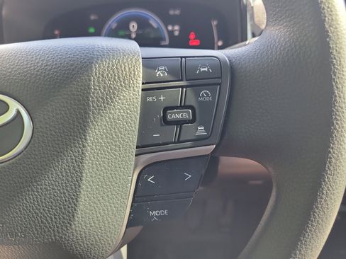 Certified 2025 Toyota Camry LE image 29