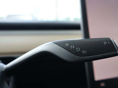 Used 2023 Tesla Model Y Long Range AWD/4WD image 38