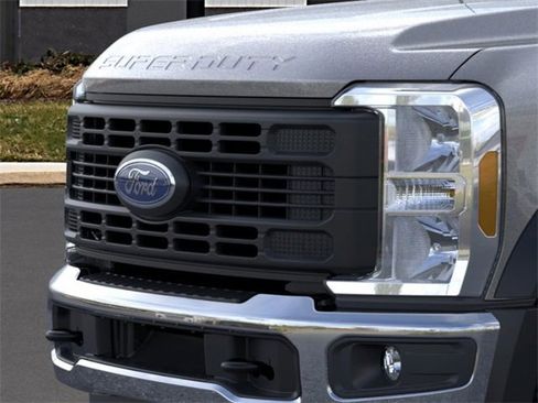 New 2026 Ford F450 XL w/ XL Chrome Package image 17
