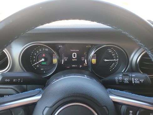 Used 2022 Jeep Wrangler Unlimited Rubicon 4xe w/ Safety Group AWD/4WD image 26