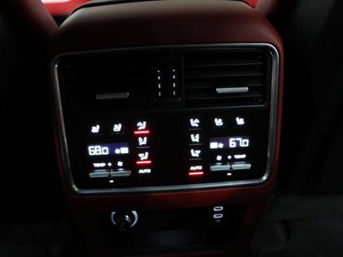 Used 2022 Porsche Cayenne Turbo image 44