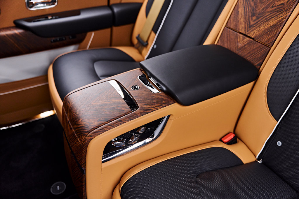 Used 2025 Rolls-Royce Cullinan AWD/4WD image 68