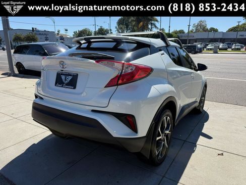 Used 2018 Toyota C-HR XLE FWD image 6