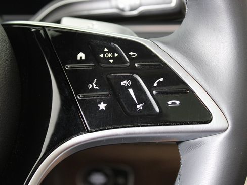 Certified 2024 Mercedes-Benz GLE 350 4MATIC w/ Driver Assistance Package image 21