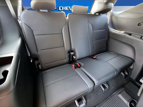New 2026 Chevrolet Traverse LT w/ Sun and Wheel Package FWD image 26