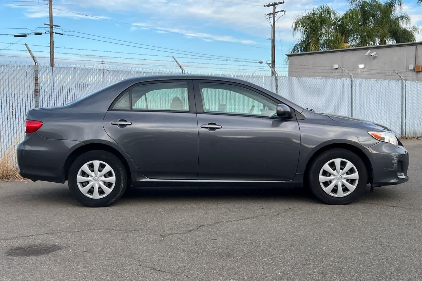 Used 2011 Toyota Corolla LE FWD image 6