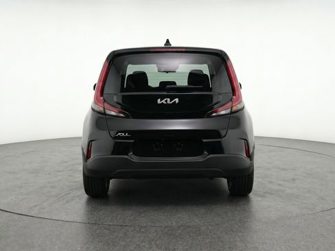 Used 2025 Kia Soul LX w/ LX Technology Package FWD image 7