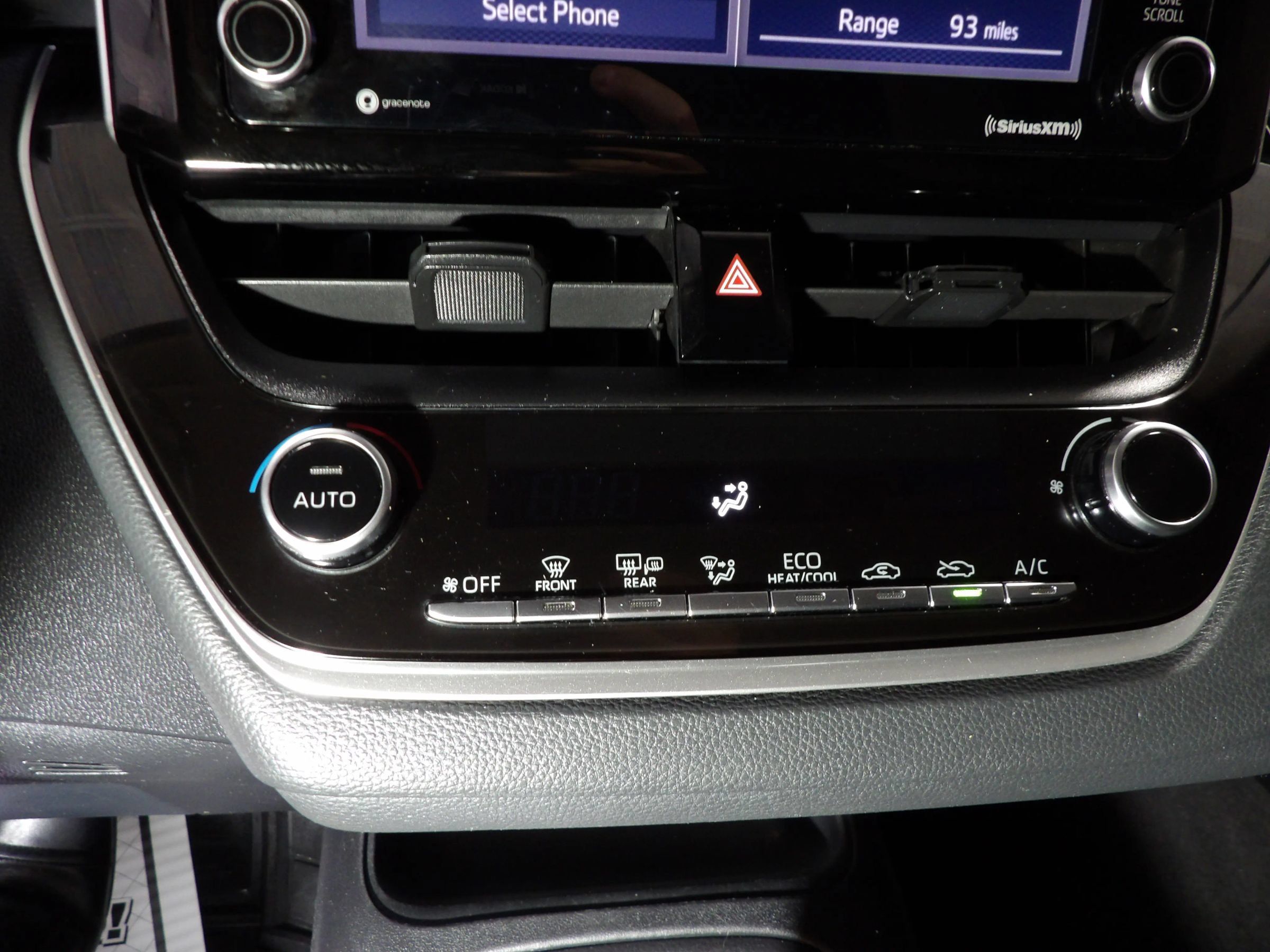 Used 2021 Toyota Corolla LE FWD image 14