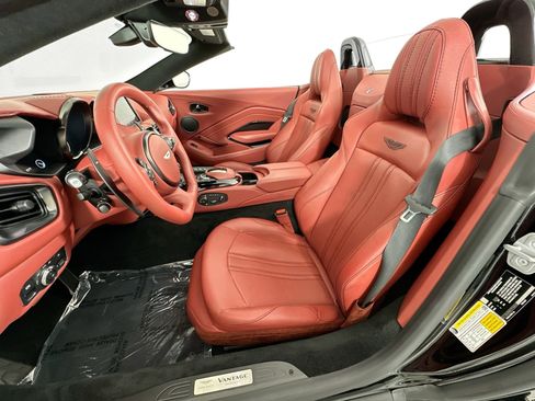 Used 2022 Aston Martin V8 Vantage Roadster image 12