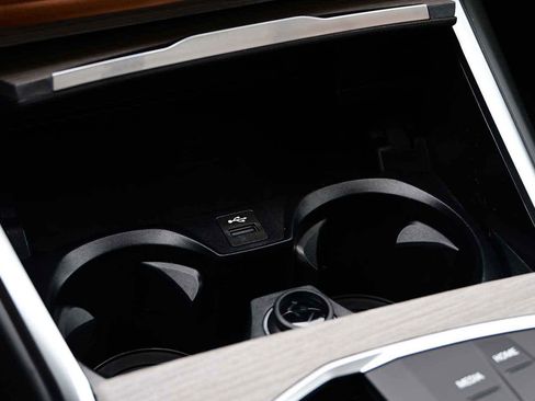 Certified 2025 BMW 330i Sedan w/ Premium Package RWD image 22